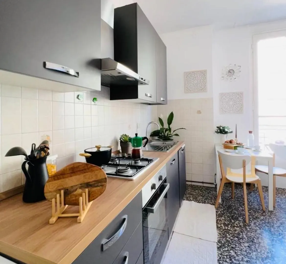 Palazzo Milanese Apartment Cologno Monzese Homestay